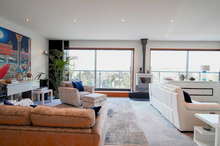 4 Bedroom Detached House For Sale In Beechwood Drive, Tring HP23