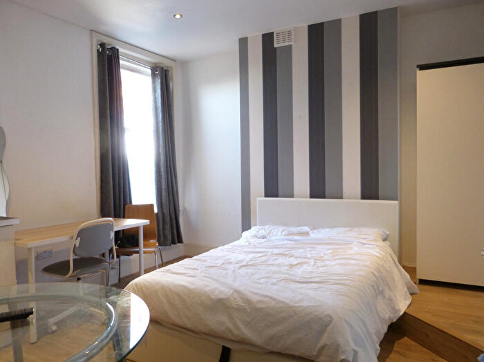 Studio To Rent In Finchley Road, Golders Green, NW11