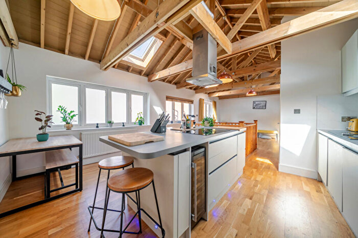 2 Bedroom Apartment For Sale In Gautrey Road, London, SE15