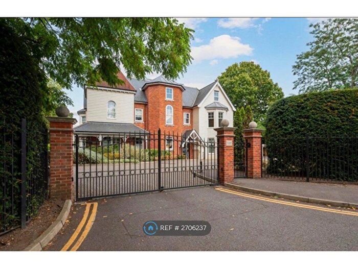 2 Bedroom Flat To Rent In Weybridge, Weybridge, KT13