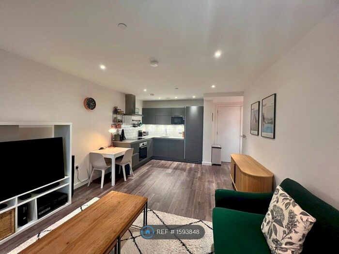 2 Bedroom Flat To Rent In Wallis Road, London, E9