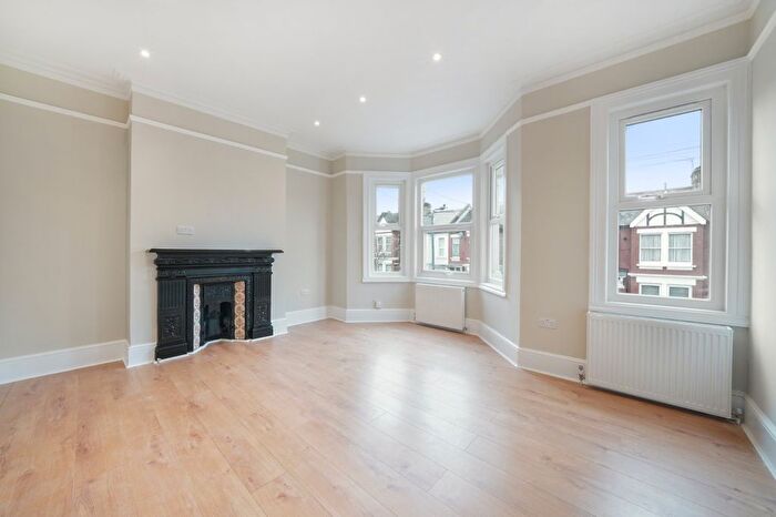 2 Bedroom Flat To Rent In Osborne Road, London, NW2
