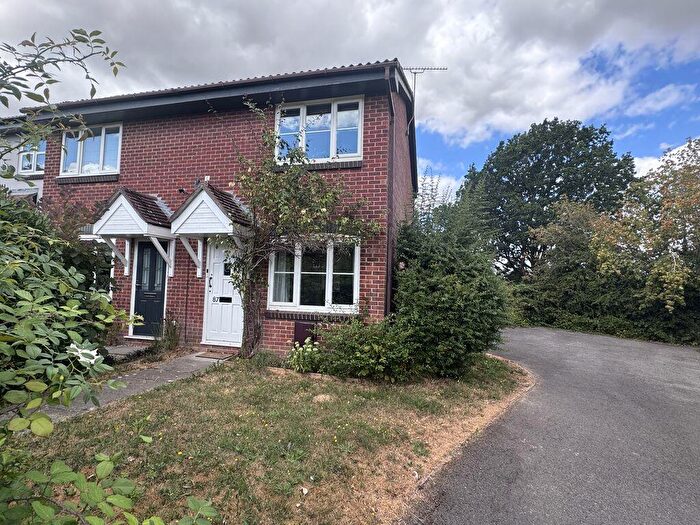 2 Bedroom End Of Terrace House For Sale In Waltham Chase, SO32