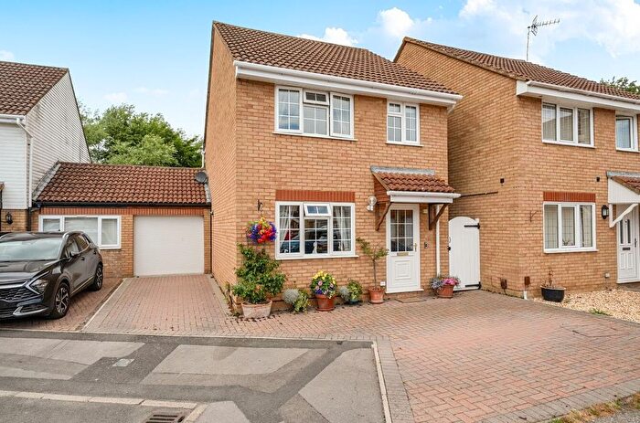 3 Bedroom Detached House For Sale In Osprey Close, Covingham, Swindon, SN3