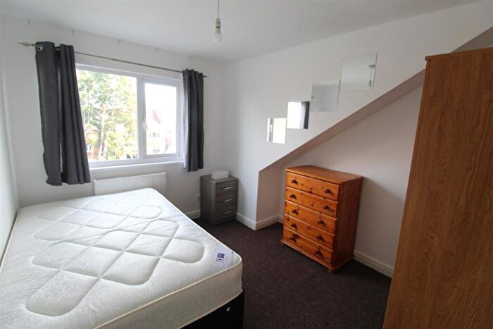 1 Bedroom Terraced House To Rent In Miskin Street, Cardiff, CF24