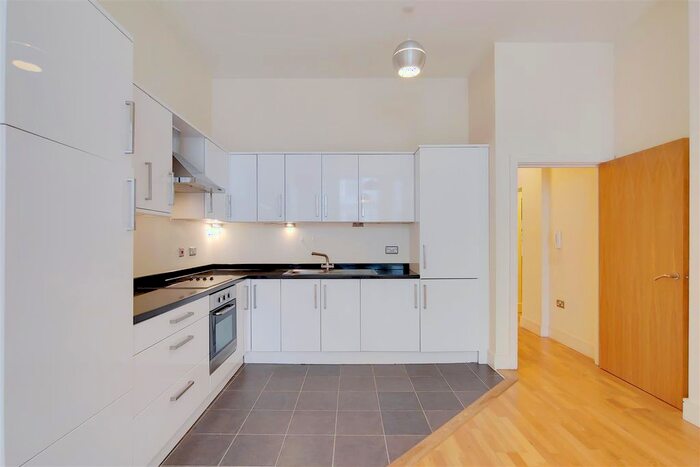 2 Bedroom Flat To Rent In Castletown Road, West Kensington, W14