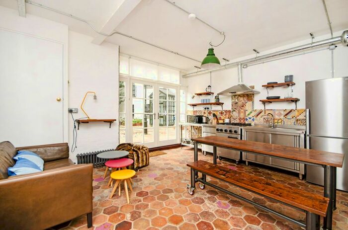 1 Bedroom Flat To Rent In Time Square, Dalston, London, E8