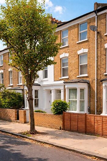 2 Bedroom Flat To Rent In Bryantwood Road, London, N7