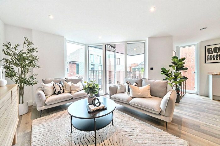 2 Bedroom Flat For Sale In Tweedy Road, Bromley, BR1