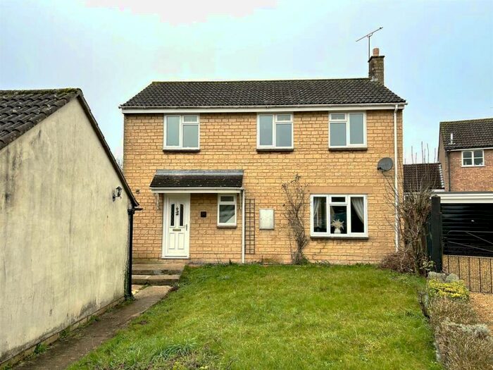 4 Bedroom Detached House To Rent In Chamberlain Road, Chippenham, SN14