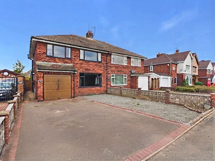 3 Bedroom Semi-Detached House For Sale In Station Road, Polesworth, B78