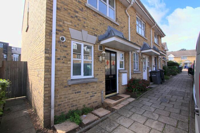 2 Bedroom End Of Terrace House To Rent In Cypress Gardens, London SE4