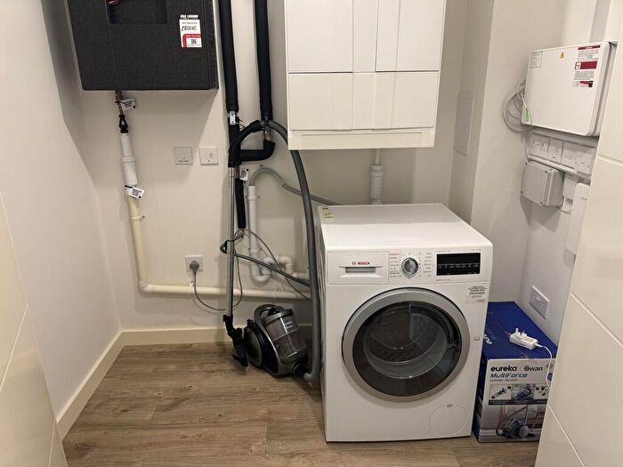 1 Bedroom Flat To Rent In Viscount House, Regency Heights, NW10