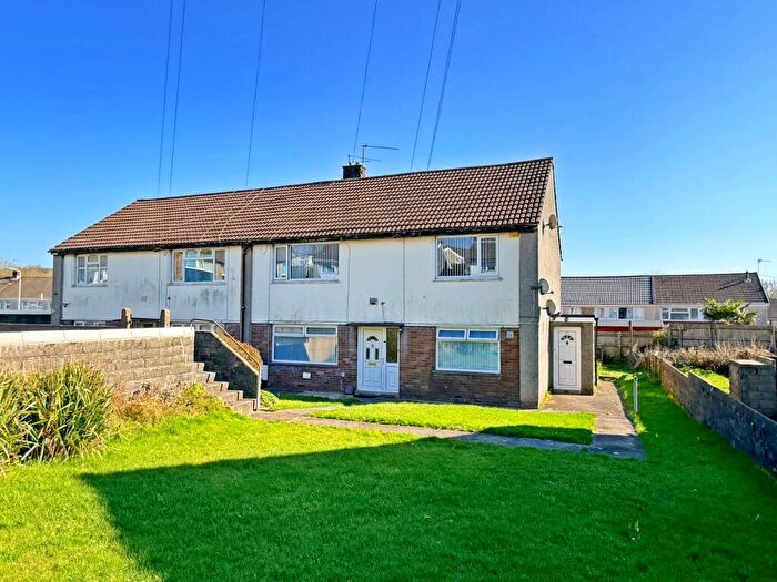 2 Bedroom Maisonette For Sale In Kennedy Close, Beddau, Pontypridd, Rhondda Cynon Taff., CF38