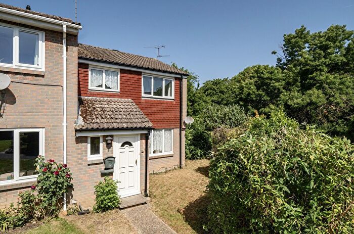 3 Bedroom End Terrace House For Sale In Linnet Walk, Wokingham, Berkshire, RG41