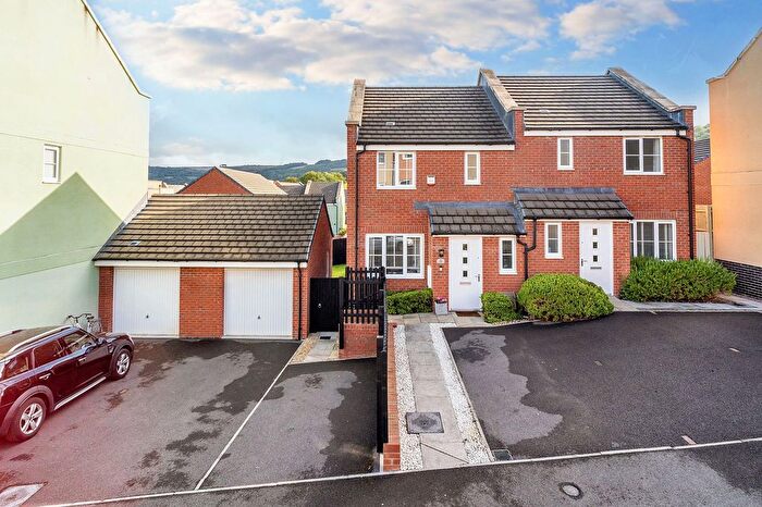 3 Bedroom Semi-Detached House For Sale In Fairford Road, Cheltenham, GL52