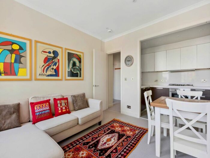 2 Bedroom Flat To Rent In Stanhope Gardens, London, SW7