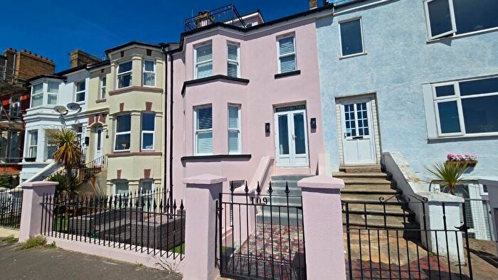 1 Bedroom Flat To Rent In Eastern Esplanade, Southend-On-Sea, Essex, SS1