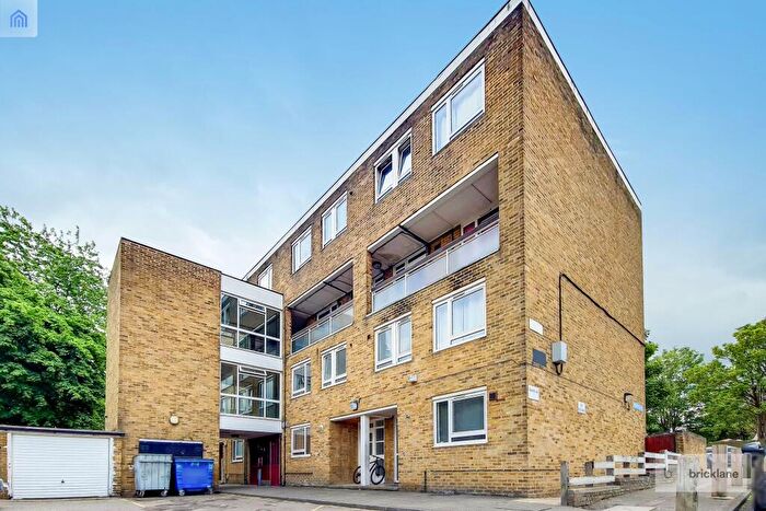 3 Bedroom Maisonette To Rent In Polecroft Lane, London, SE6