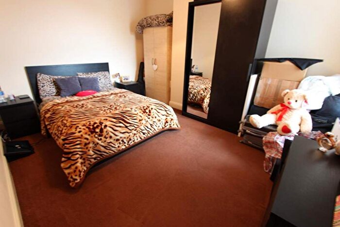 2 Bedroom Flat To Rent In Cockfosters Road, Barnet, EN4