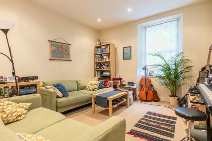 1 Bedroom Flat To Rent In East Crosscauseway, Edinburgh, EH8