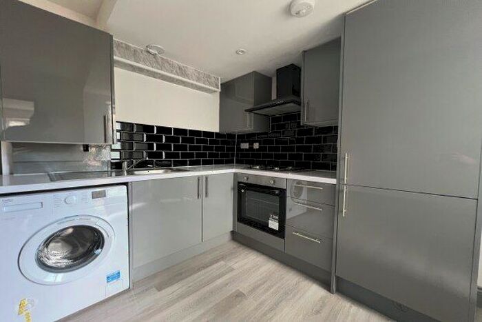 1 Bedroom Flat To Rent In Newhall Street, Swindon, SN1