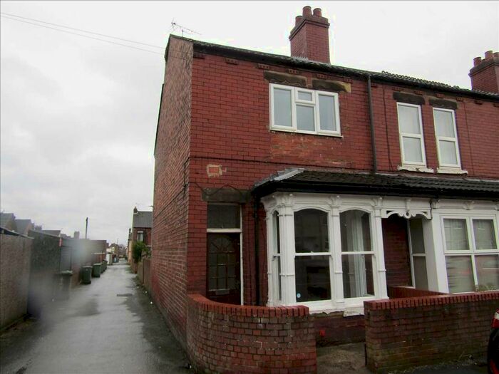 2 Bedroom End Of Terrace House To Rent In King Edward Street, Scunthorpe, DN16