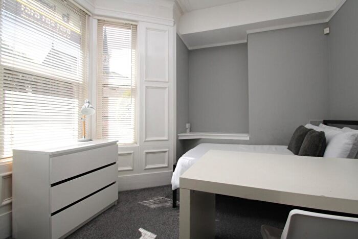 3 Bedroom Apartment To Rent In Thornleigh Road, Newcastle Upon Tyne, NE2