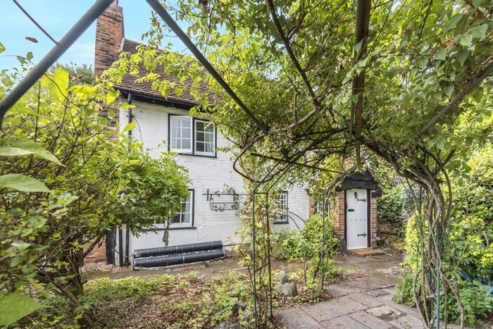 3 Bedroom Cottage For Sale In Hurley Village, Between Henley And Marlow, SL6
