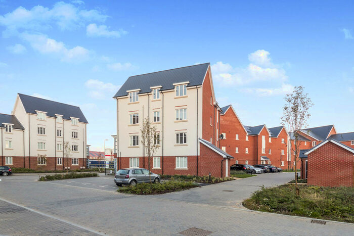 2 Bedroom Apartment To Rent In Whitlock Avenue, Wokingham, RG40