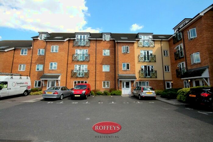 1 Bedroom Flat To Rent In Gwendoline Court, Waltham Cross, EN8