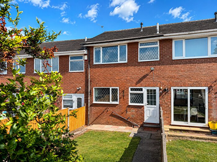 3 Bedroom Terraced House To Rent In Elmwood Drive, Walton, Wakefield, WF2