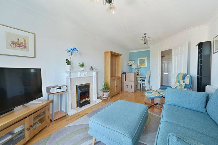 2 Bedroom Flat To Rent In Pembroke Road, Ruislip, HA4