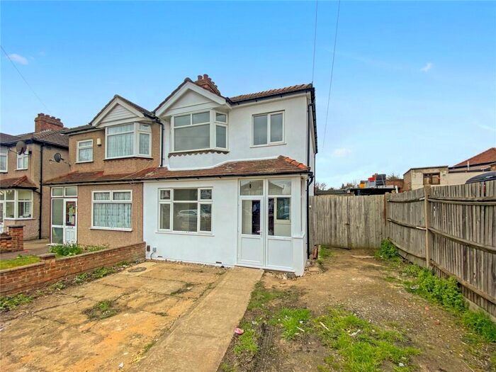 3 Bedroom End Of Terrace House To Rent In Wellington Avenue, Sidcup, DA15
