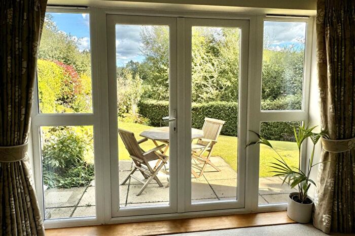3 Bedroom Semi-Detached House For Sale In Wildwood Close, Chiddingfold, Godalming, GU8