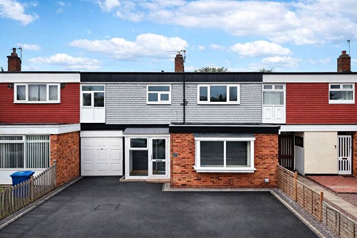 4 Bedroom Terraced House For Sale In Clifton Avenue, Tamworth, Staffordshire, B79