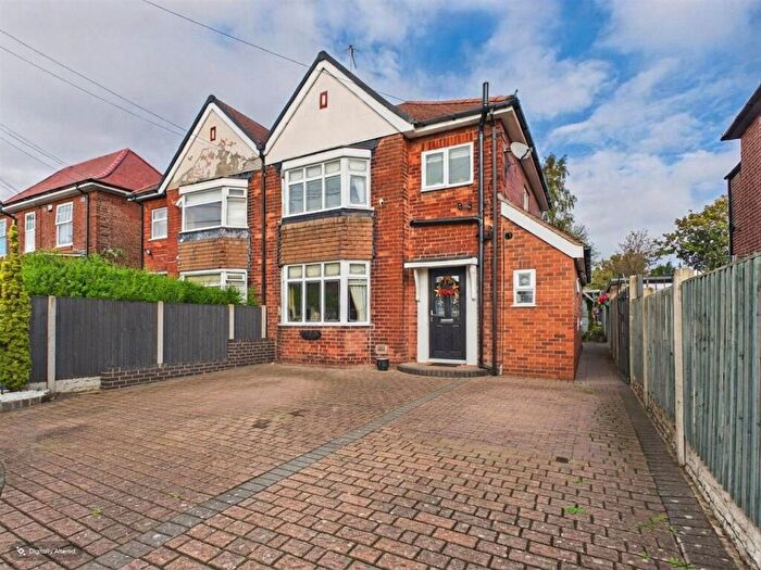3 Bedroom Semi-Detached House For Sale In Top Road, Calow, Chesterfield, S44