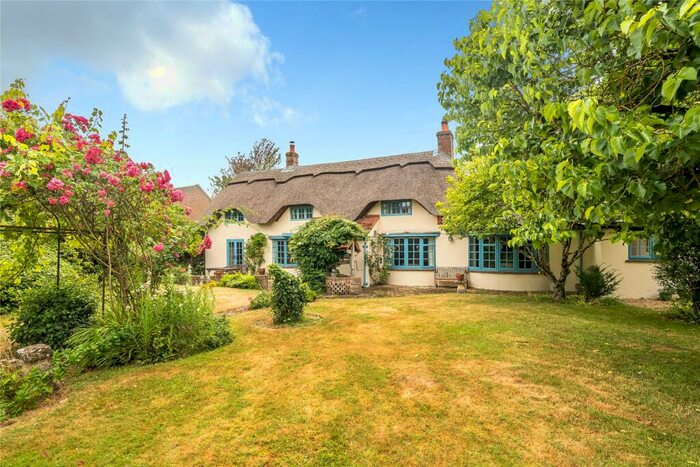 4 Bedroom Detached House For Sale In May Lane, Pilley, Lymington, SO41