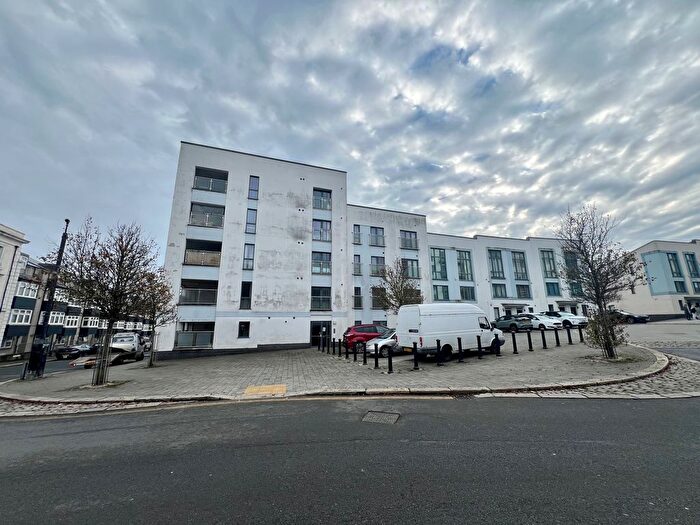 2 Bedroom Flat To Rent In Ker Street, Plymouth, PL1