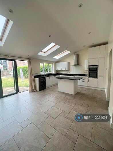 3 Bedroom Semi-Detached House To Rent In Cromwell Road, Cambridge, CB1