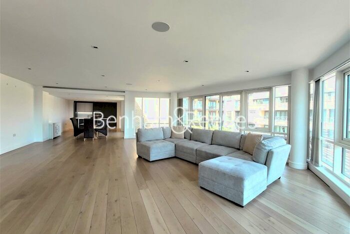 3 Bedroom Flat To Rent In Kew Bridge Road, Brentford, TW8