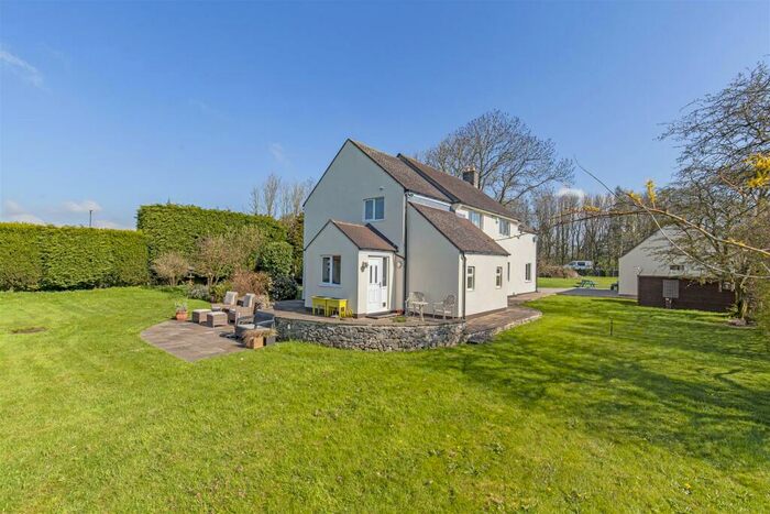 3 Bedroom Detached House For Sale In Whitecross Road, Tideswell, Buxton, SK17