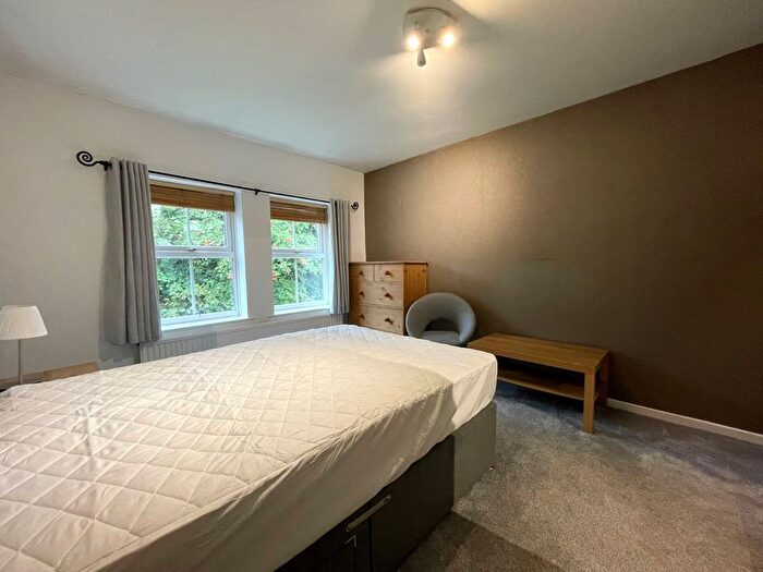 2 Bedroom Flat To Rent In Bridgewater Court, Grove Lane, Headingley, Leeds, LS6