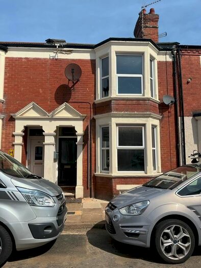 2 Bedroom Flat To Rent In Cedar Road, Abington, Northampton, NN1