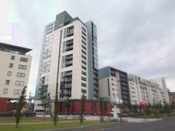 2 Bedroom Flat To Rent In Flat /, Meadowside Quay Square, G11