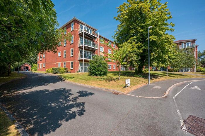2 Bedroom Flat For Sale In Aughton Park Drive, Aughton, L39