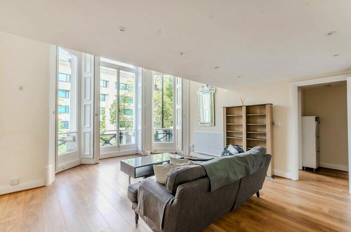 2 Bedroom Flat To Rent In Cromwell Road, South Kensington, London, SW5
