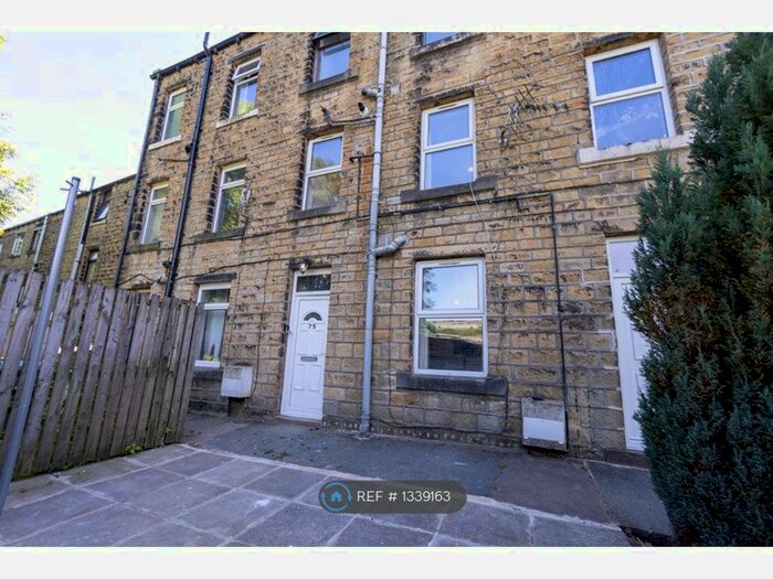 2 Bedroom Terraced House To Rent In Manchester Road, Huddersfield, HD7