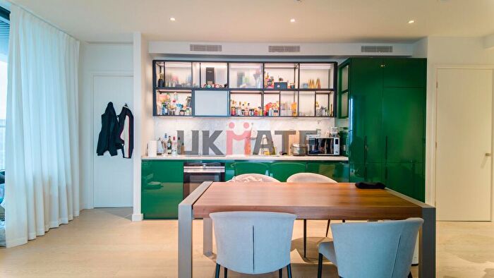 2 Bedroom Flat To Rent In Bagshaw Building, Wards Place, E14