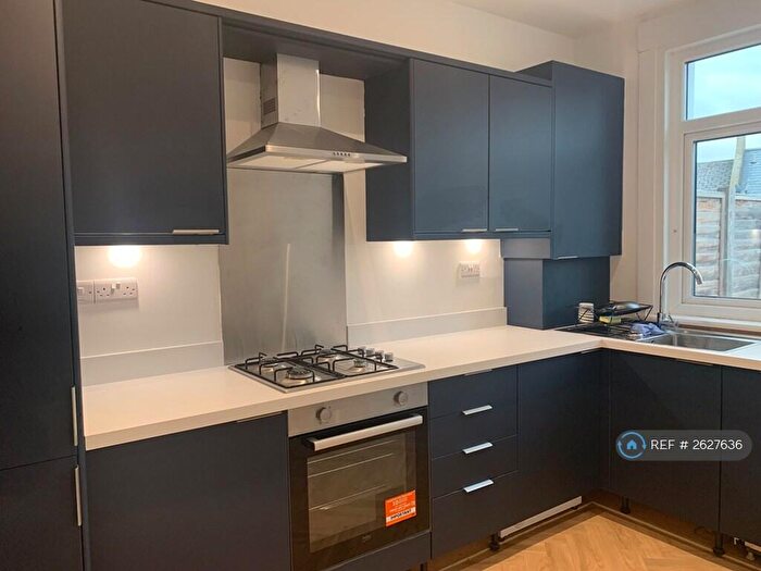 4 Bedroom End Of Terrace House To Rent In Tivoli Road, London, SE27